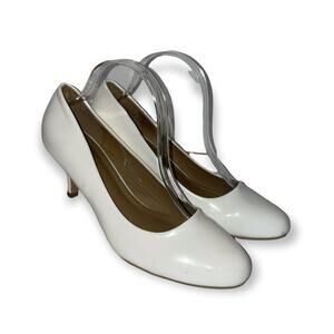 Riverberry White pumps Sz 9 EUC